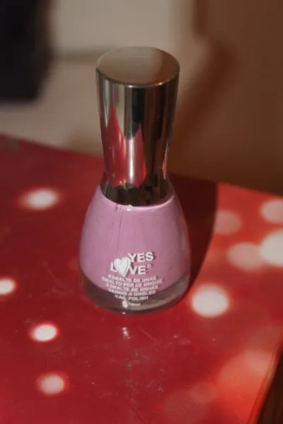 Vernis à ongles, Yes Love