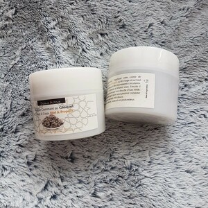 2 gros pots de masque à l'argile et miel propolis, rose