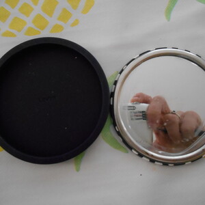 miroir de poche avec cache en silicone