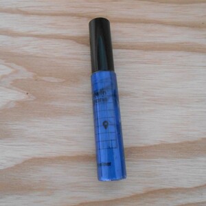 Eyeliner bleu électrique