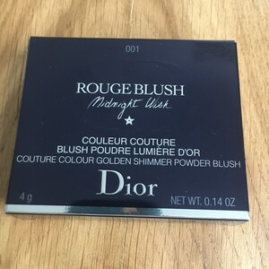 rouge blush midnight wish. couleur couture. blush poudre lumiere d or