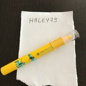 Crayon regard jaune citron