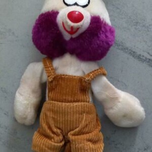 Peluche Bugs Bunny.