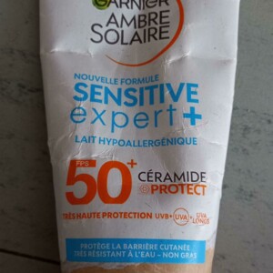 Lait protection solaire 50+.