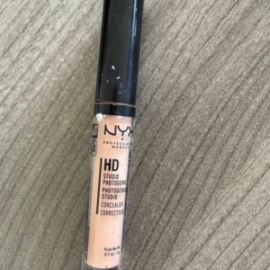 Anti cernes correcteur