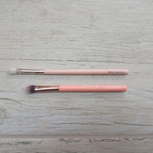 Lot de 2 pinceaux de maquillage