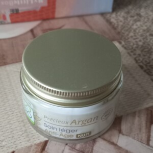 Soin léger anti âge nuit