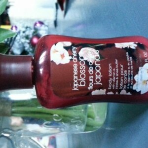 body lotion japanese blossom