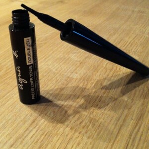 eyeliner agnes b noir