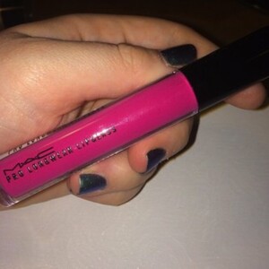 Gloss Pro longwear Lipglass Full speed a head