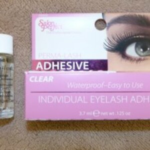 Individual eyelash adhesive