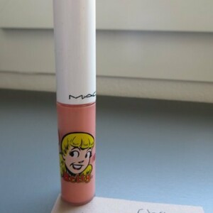 Gloss MAC de la collection Archie's girl