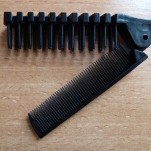 Brosse et peigne pliable