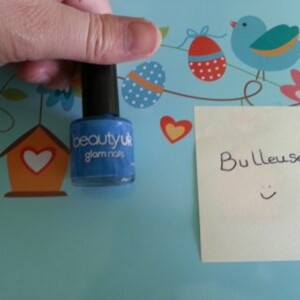 Vernis bleu Beauty UK