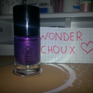 Vernis violet métallique Catrice