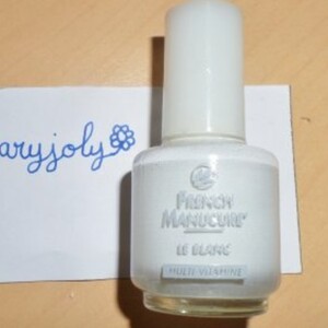 vernis blanc french manucure