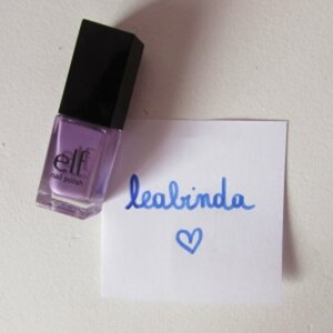 Vernis violet clair