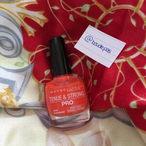 Vernis orange pétant