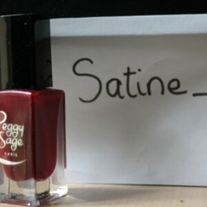 Vernis bordeaux Peggy Sage