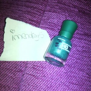 vernis vert irisé