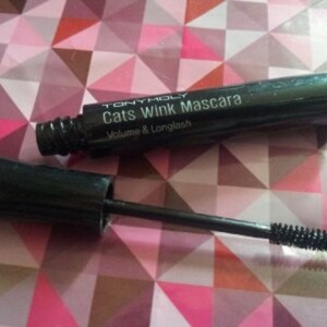 mascara tube  cats wink volume and longlash