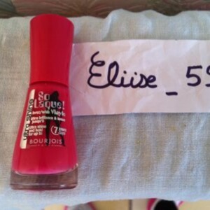 Vernis rose Bourjois Magenta show