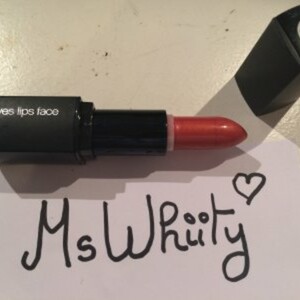 Rouge a levre "Cool coral" de ELF