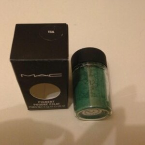 Pigment MAC teal