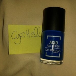 vernis bleu metallique