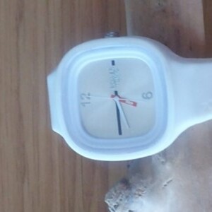 montre blanche power tonic sommertime