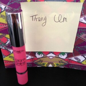 Glam shine balmy gloss 914 fall for watermelon