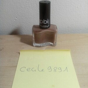 Vernis taupe PBI