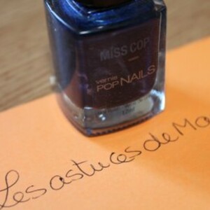 Vernis bleu nuit pailleté