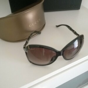 Lunettes de soleil gucci roseau doré