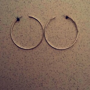 boucles d'oreilles.