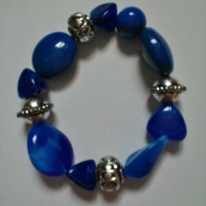 Collier bleu