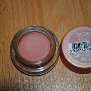 Dream touch blush