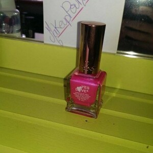 Vernis rose nacré