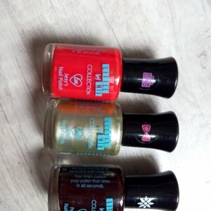 Lot de trois vernis Collection