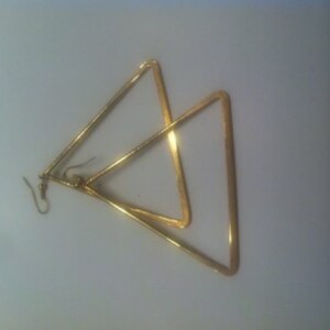 BOUCLE D OREILLES TRIANGLE