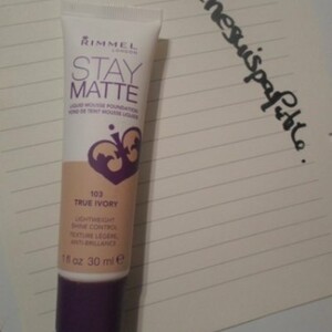 Stay matte rimmel liquide mousse