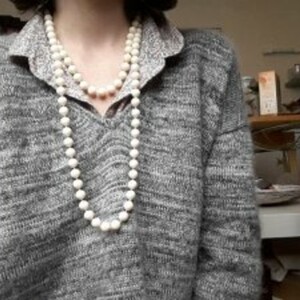 collier sautoir perles blanches