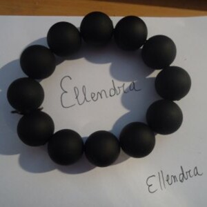 Bracelet grosses perles noires mattes