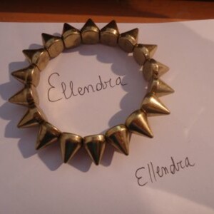 Bracelet pics bronze