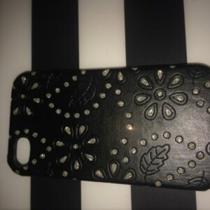 Coque iPhone 4/4s strass fleur