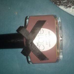 Vernis ciate marron