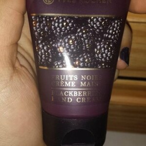 Creme mains fruits noirs Yves rocher
