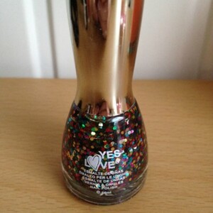 Vernis à paillettes multicolores