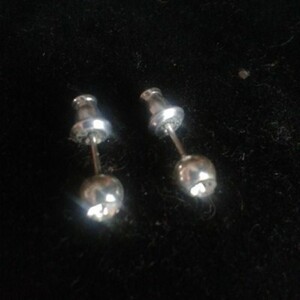 boutons d'oreilles