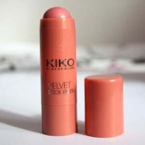 Velvet stick blush